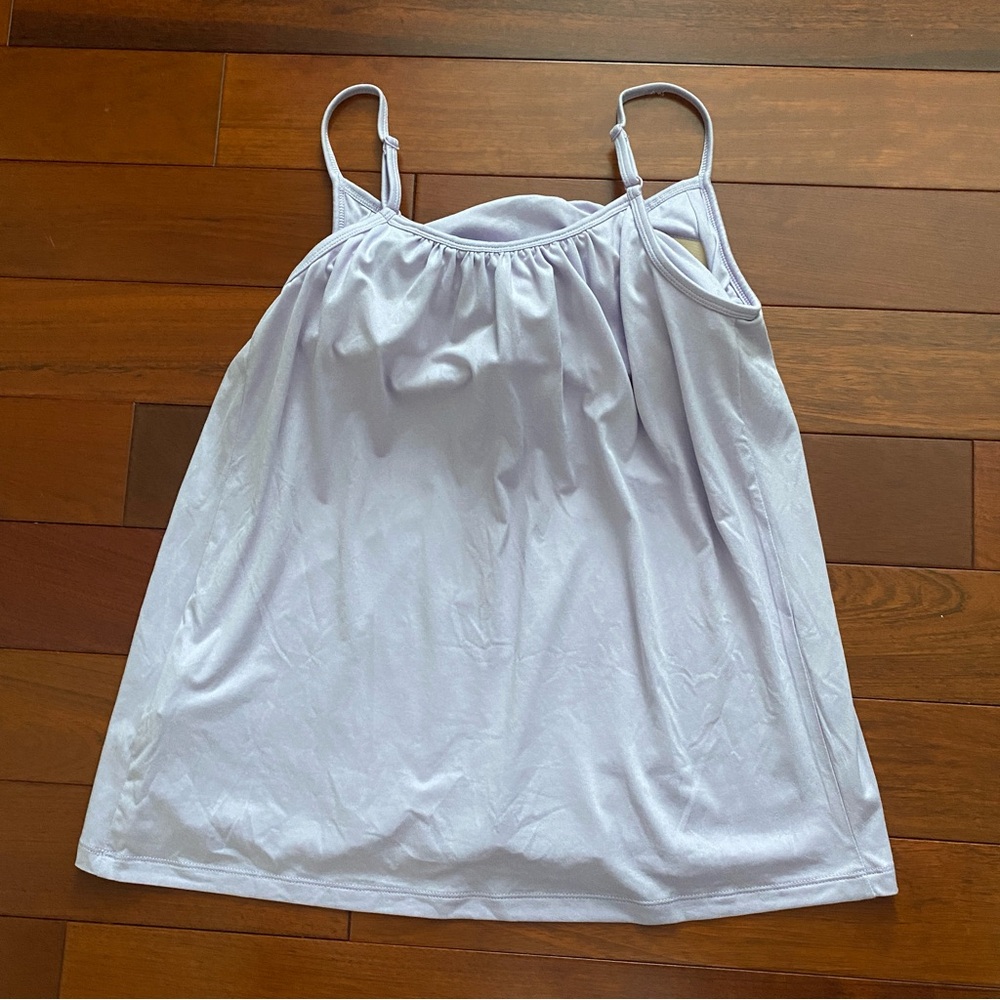 32 degree COOL spaghetti tank tops w. Built in bra. Both color tanks included